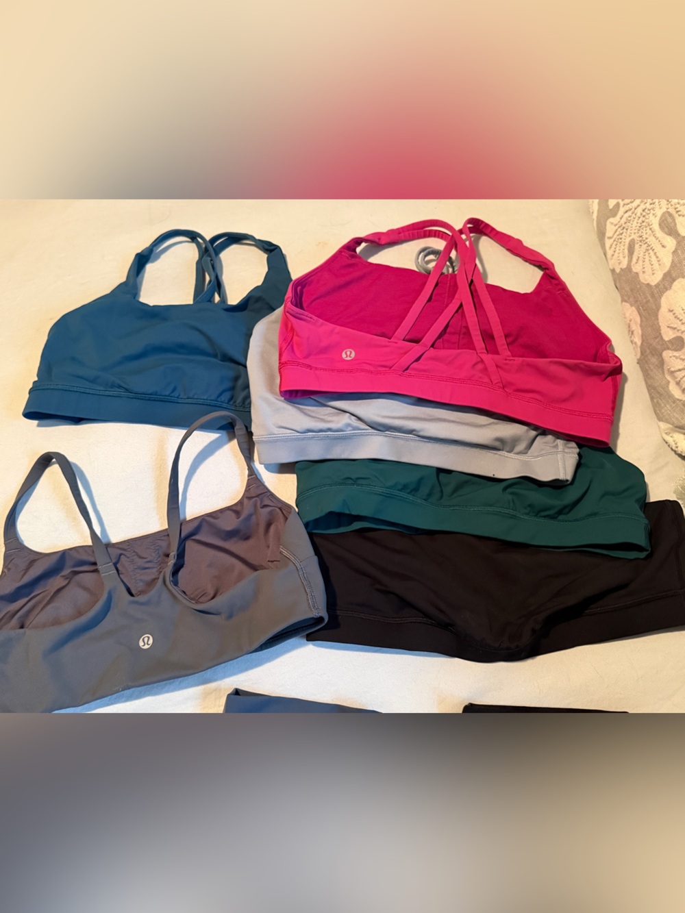18 items from Lululemon, Vuori, Athleta! - Picture 4 of 6